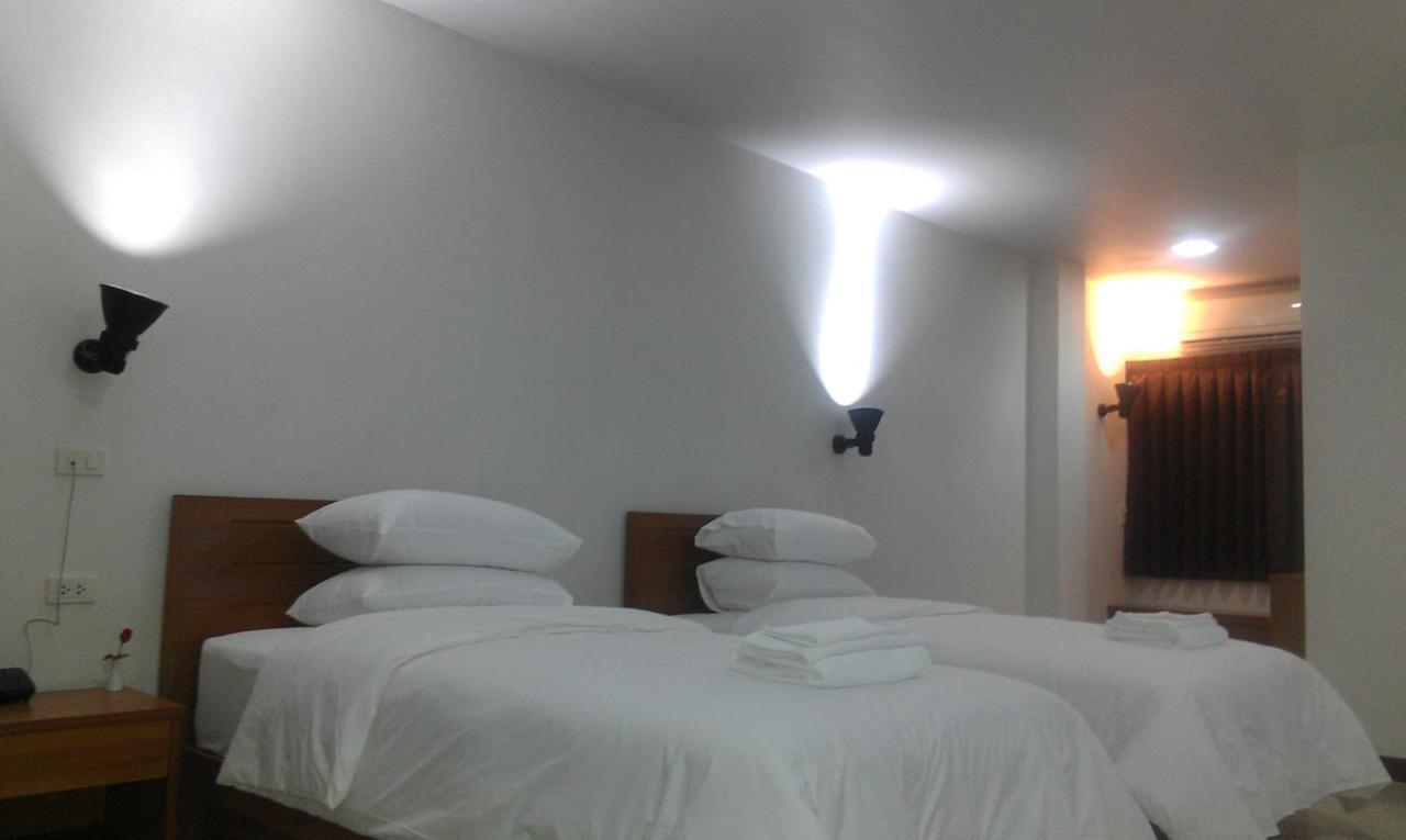เดอะ นุก ประตูน้ำ Bed & Breakfast กรุงเทพมหานคร ภายนอก รูปภาพ